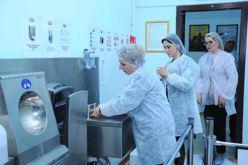 Ulduz Şokolad Fabriki UNEC-in müəllim-professor heyətini qəbul edib - FOTO