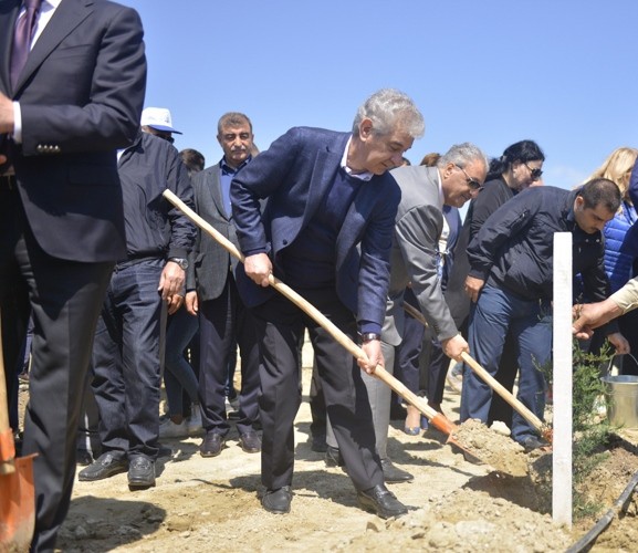 Heydər Əliyevin anadan olmasının ildönümü ilə əlaqədar ağacəkmə aksiyası keçirilib - FOTO