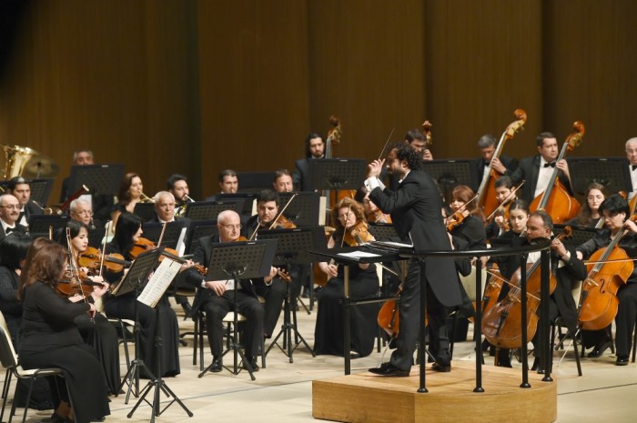 Mehriban Əliyeva qızı ilə konsertdə - FOTOLAR