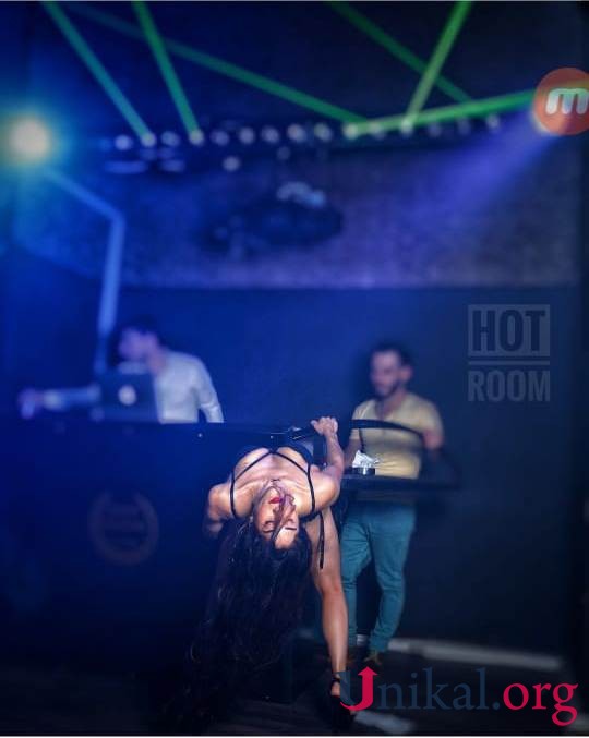 Bakının məşhur gecə klubunda striptiz şou (18+ VİDEO)