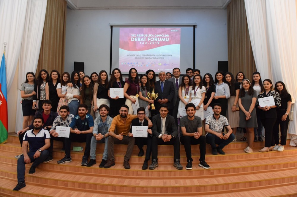 ADU-da Bakı Gənclər Debat Forumunun final oyunu keçirildi - FOTOLAR