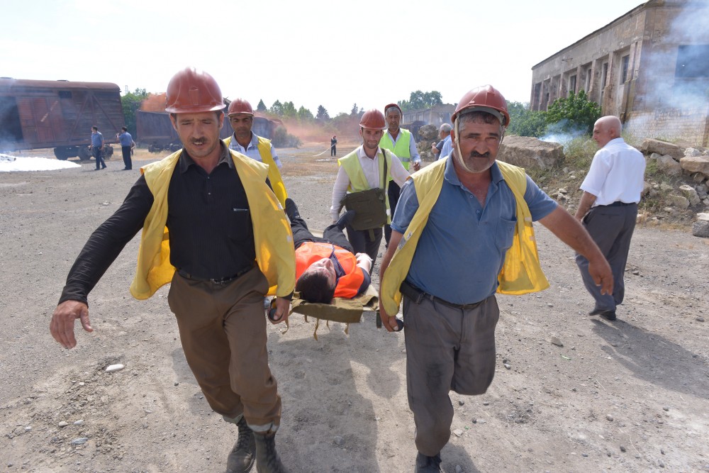 Yevlax dəmir yolu qovşağında həyəcan siqnalı verildi - FOTOLAR