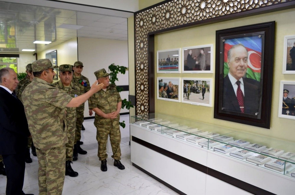 UNEC-də Ordumuza  mənəvi dəstək aksiyasına start verildi - FOTOLAR