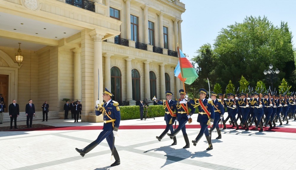 İlham Əliyev Polşa prezidentin belə qarşıladı - FOTOLAR