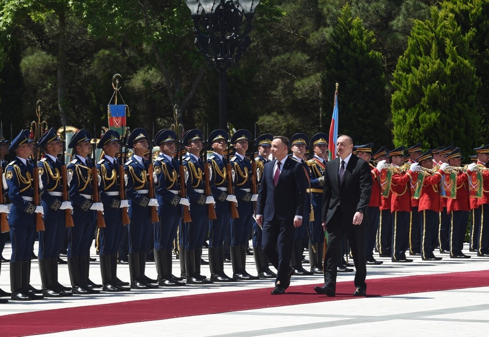 İlham Əliyev Polşa prezidentin belə qarşıladı - FOTOLAR