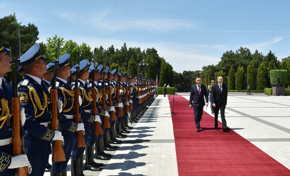 İlham Əliyev Polşa prezidentin belə qarşıladı - FOTOLAR