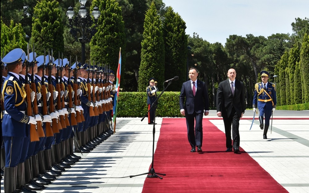 İlham Əliyev Polşa prezidentin belə qarşıladı - FOTOLAR