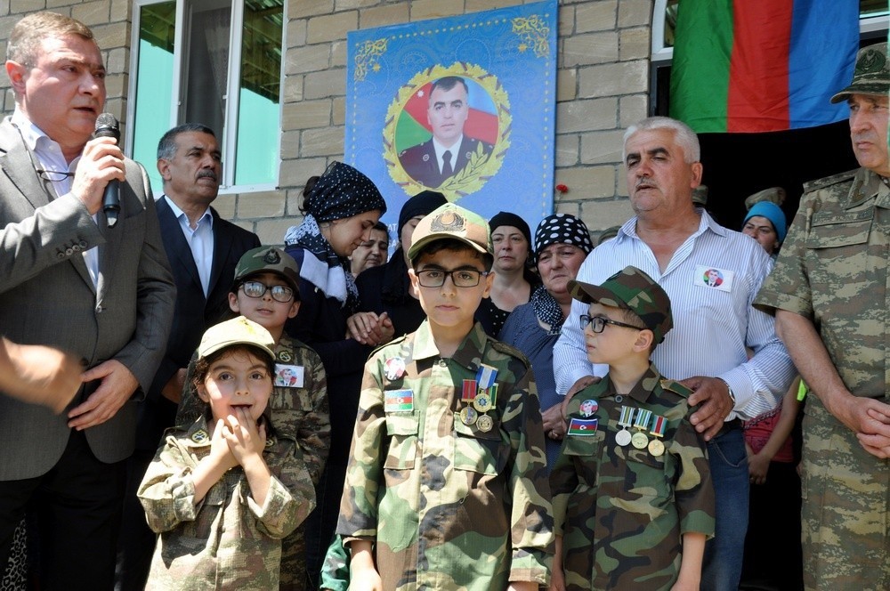 Şəhid Aqil Omarovun medalı oğluna verildi - FOTOLAR