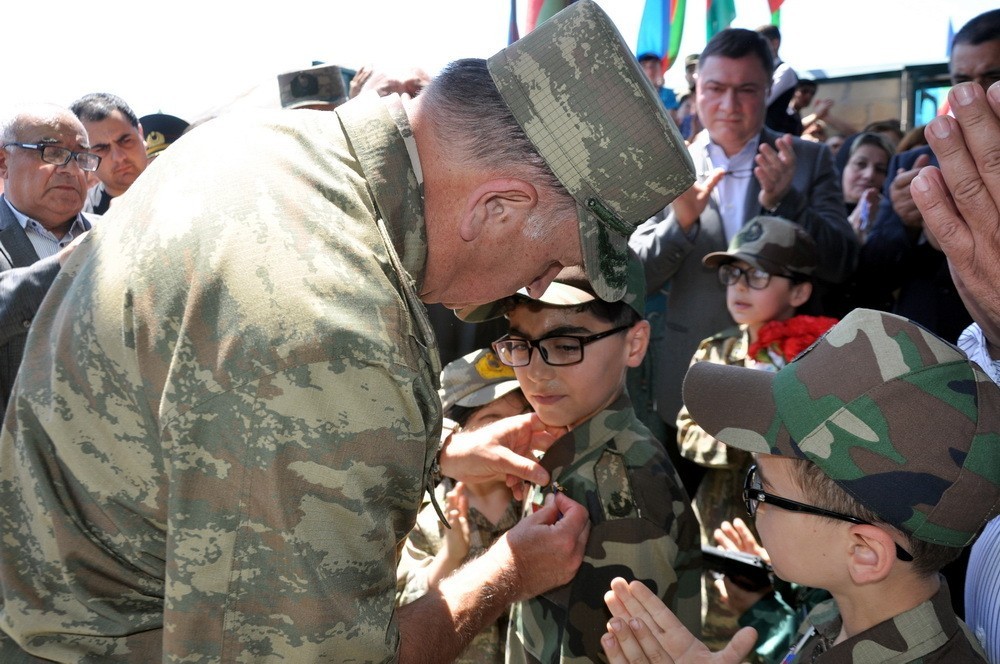 Şəhid Aqil Omarovun medalı oğluna verildi - FOTOLAR