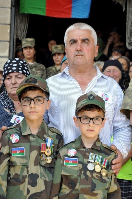 Şəhid Aqil Omarovun medalı oğluna verildi - FOTOLAR