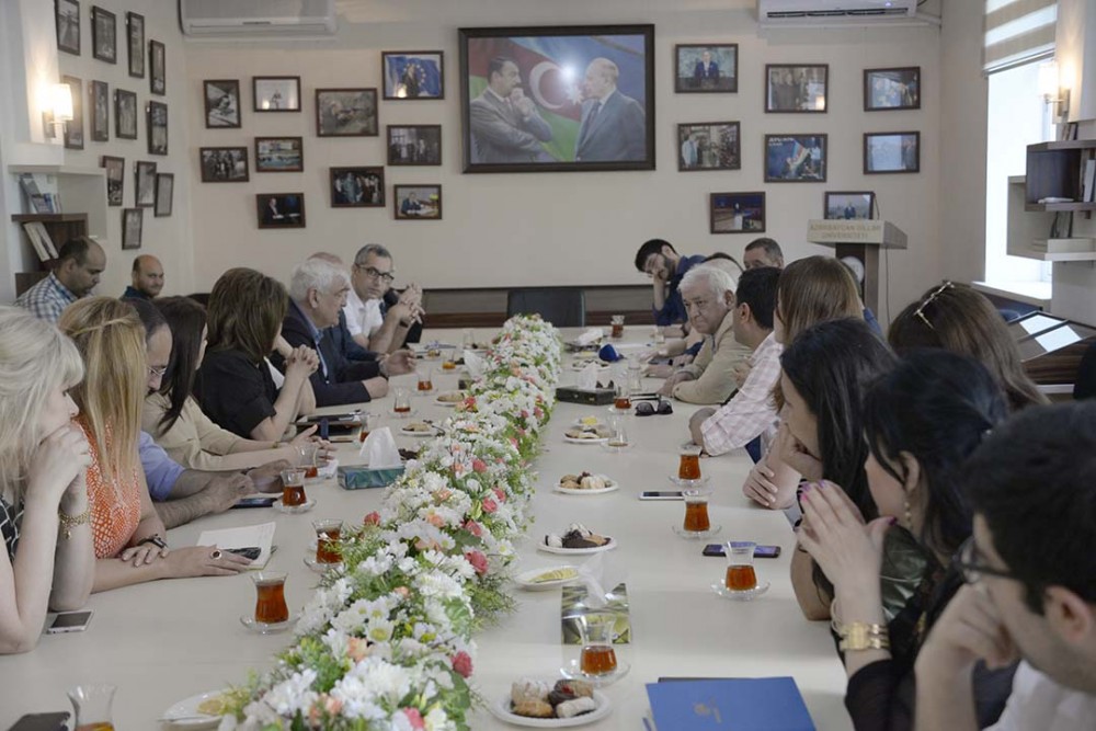 ADU-da mediatur təşkil olundu - FOTO