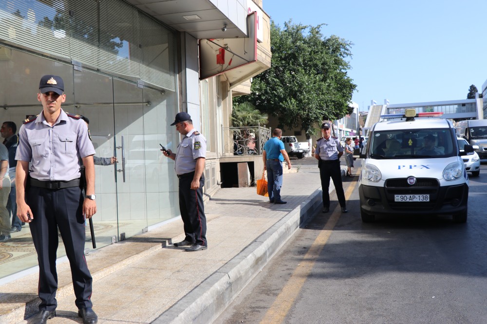 Bakıda polis genişmiqyaslı tədbirlərə başladı (Fotolar)