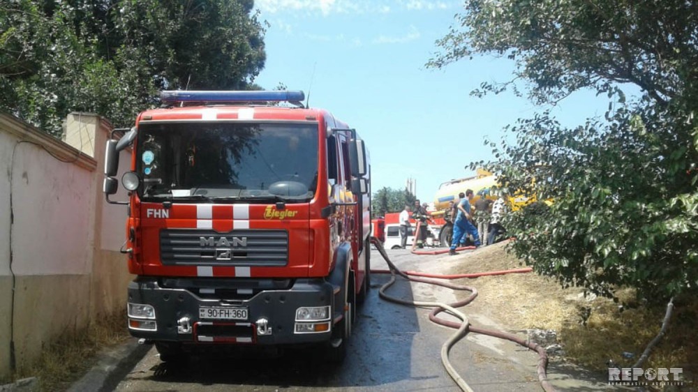 Bakıda evlərin yandığı ərazidən FOTOLAR