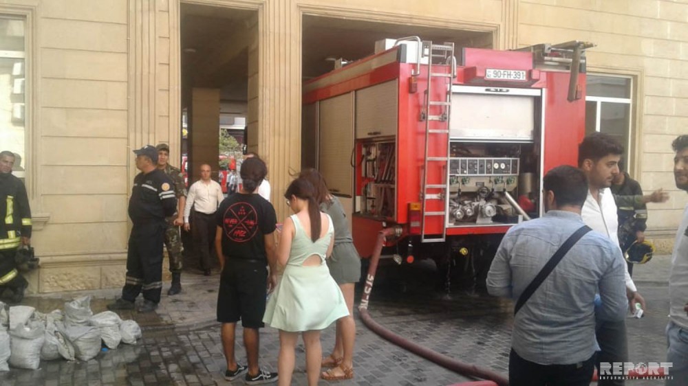 Bakıda "Piramida plaza"da YANĞIN - FOTOLAR