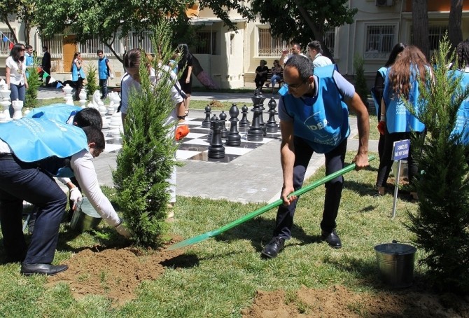 Leyla Əliyevadan ad günündə Bakı sakinlərinə SÜRPRİZ – FOTO