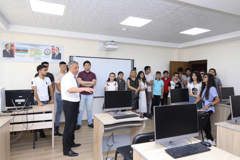 Gömrük Akademiyasında "Açıq qapı" günü təşkil olunub - FOTO