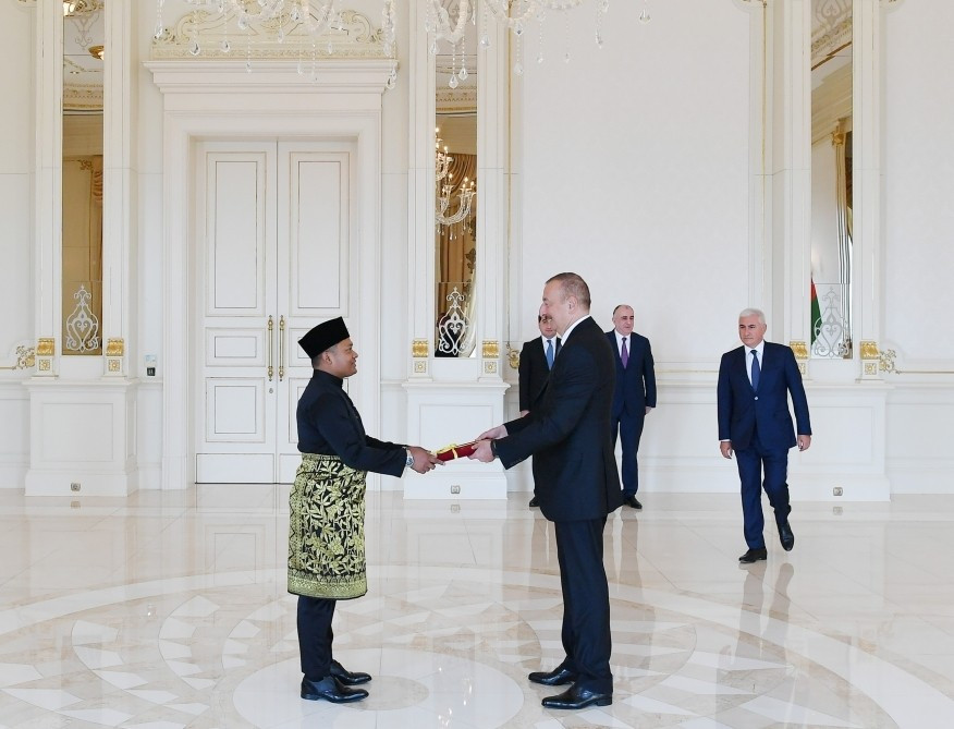 Prezident üç ölkənin yeni səfirlərinin etimadnaməsini qəbul etdi - FOTOLAR