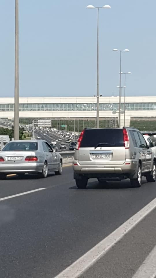 Hava limanı-Mərdəkan avtomagistralında tıxac yaranıb - FOTO