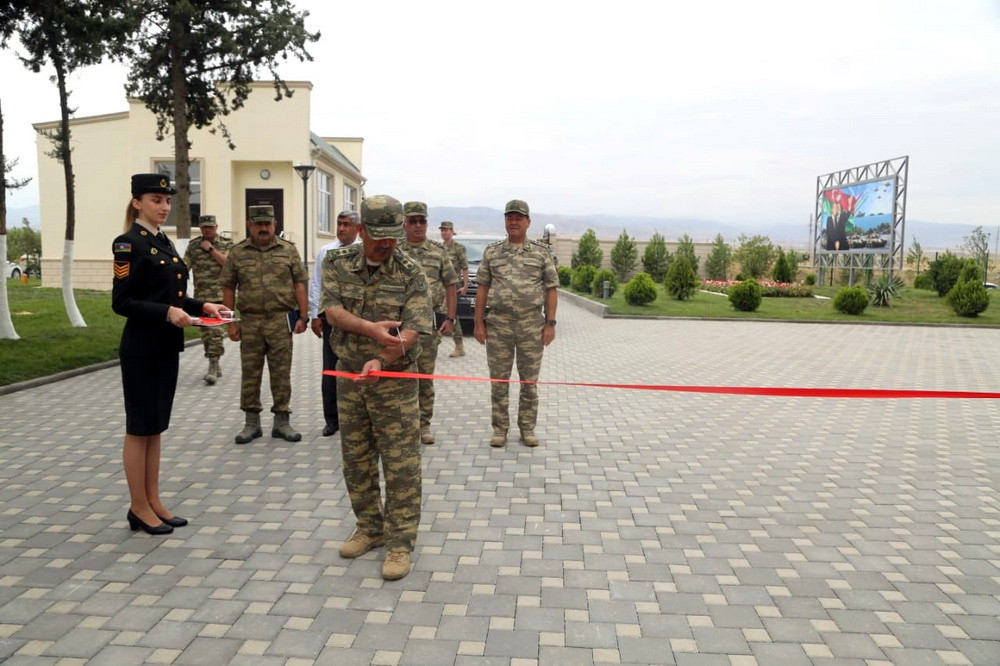 Nazir yeni tikilən hərbi hospitalda - FOTOLAR