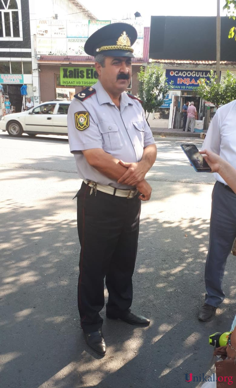 Yol polisi jurnalistləri belə xilas etdi- FOTO