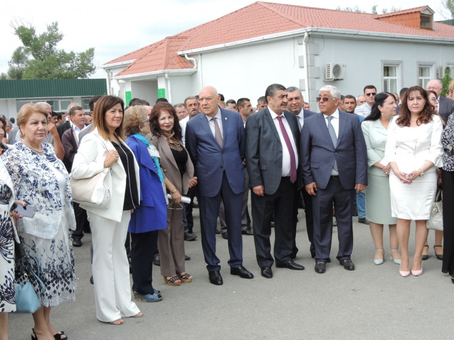 İsmayıllıda Yaşıl Ticarət Mərkəzi açılıb - FOTO