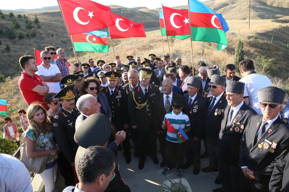 Bakıya görə səfir də yürüşə qoşuldu - FOTOLAR