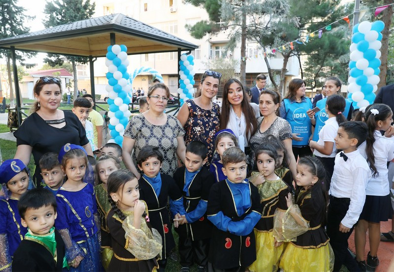 Leyla Əliyeva “Bizim həyət”in açılışında - FOTOLAR