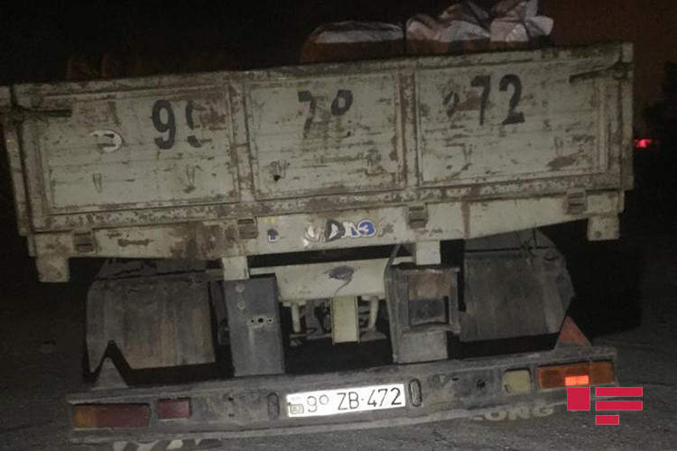 Bakı sakini “KaMAZ”ın altında qalaraq öldü - FOTO