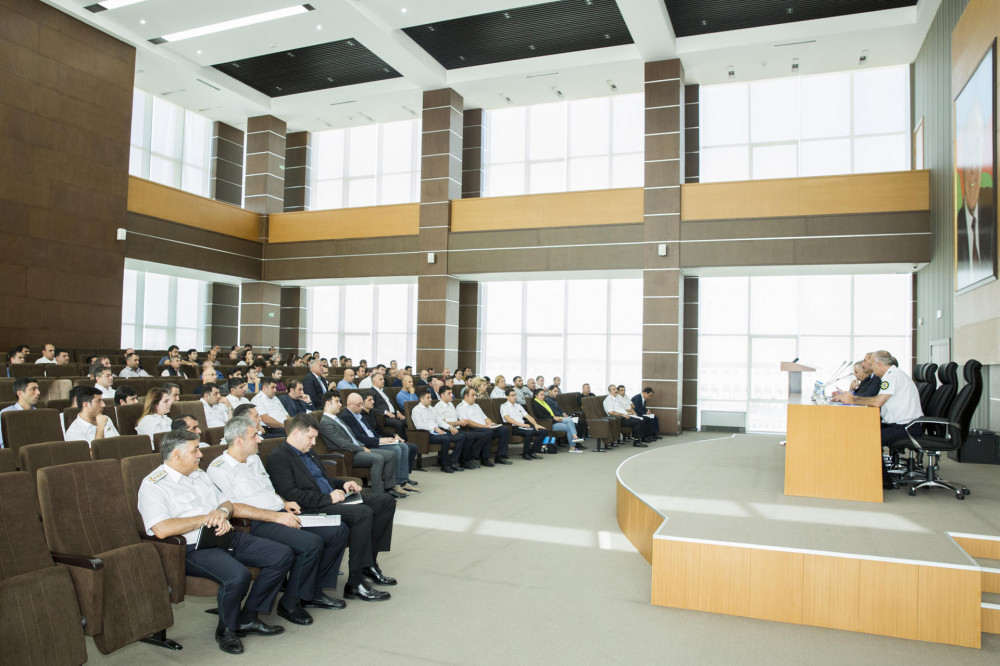 Gömrük təmsilçiləri yeniliklər barədə məlumatlandırıldı (FOTO)