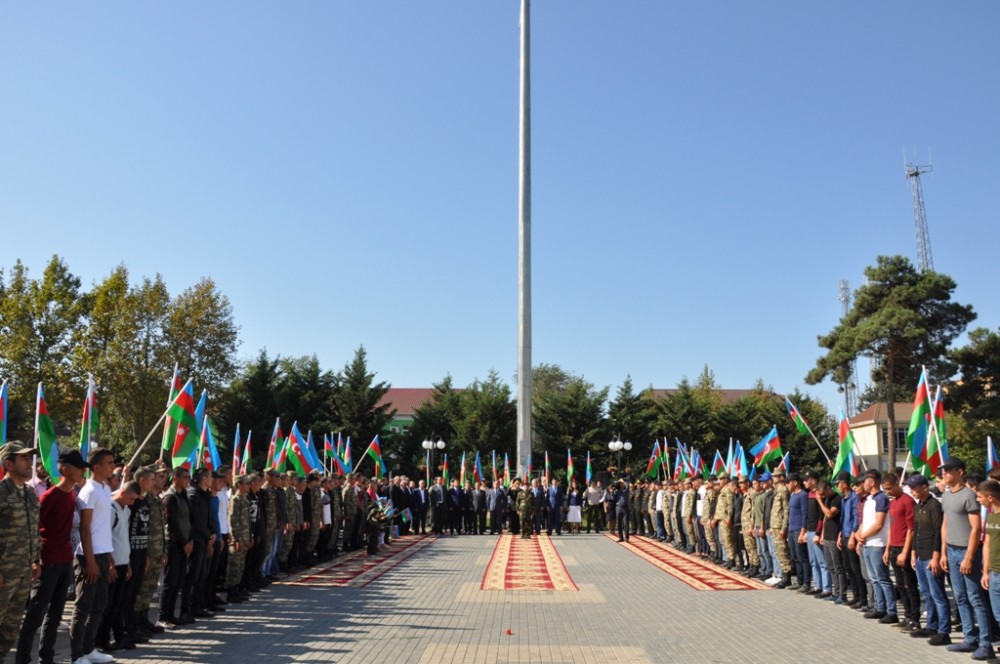 Çağırışçılar ordu sıralarına yola düşdülər - FOTOLAR