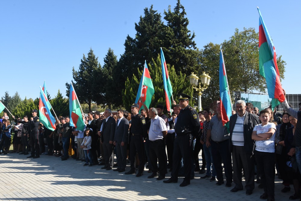 Çağırışçılar ordu sıralarına yola düşdülər - FOTOLAR