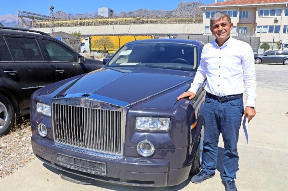 Telman İsmayılovun "Rolls-Royce"u hərracda 3 dəfə uzuzlaşdırıldı - FOTOLAR