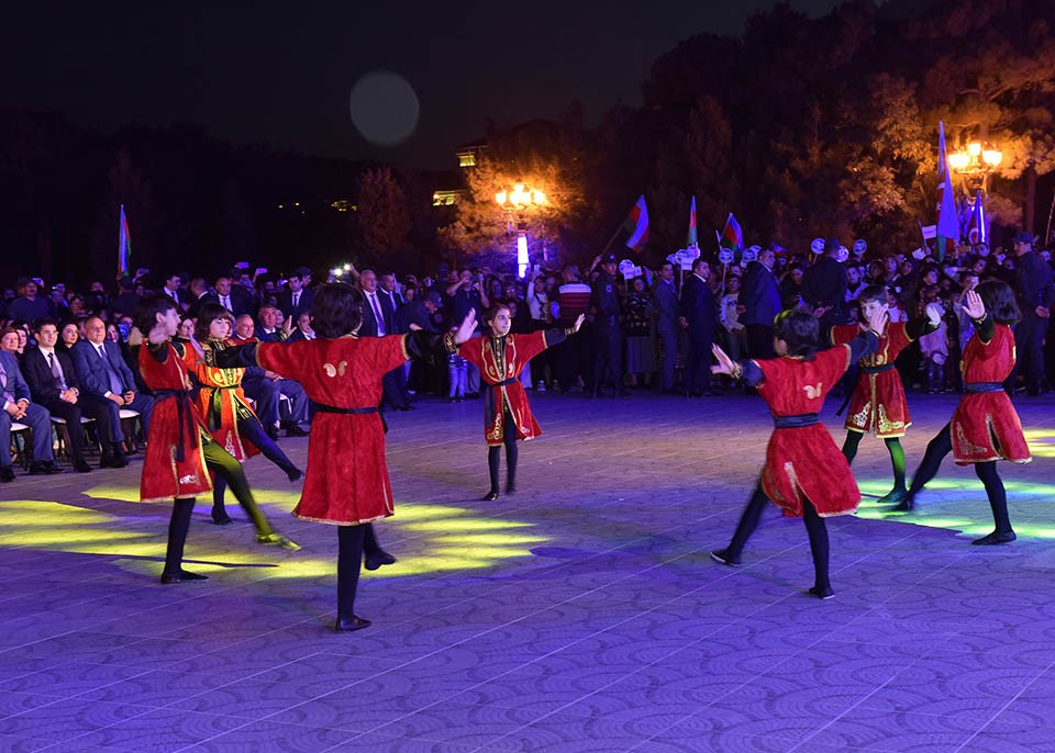 Sumqayıtda açıq hava konserti keçirildi - FOTOLAR