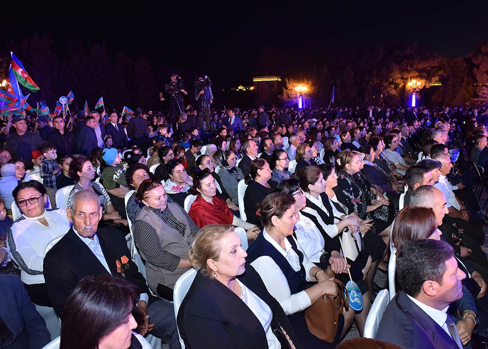 Sumqayıtda açıq hava konserti keçirildi - FOTOLAR