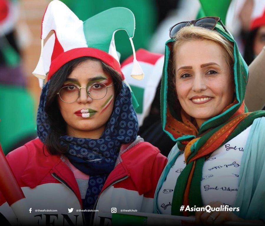İranda qadınlar stadiona buraxıldı - FOTOLAR