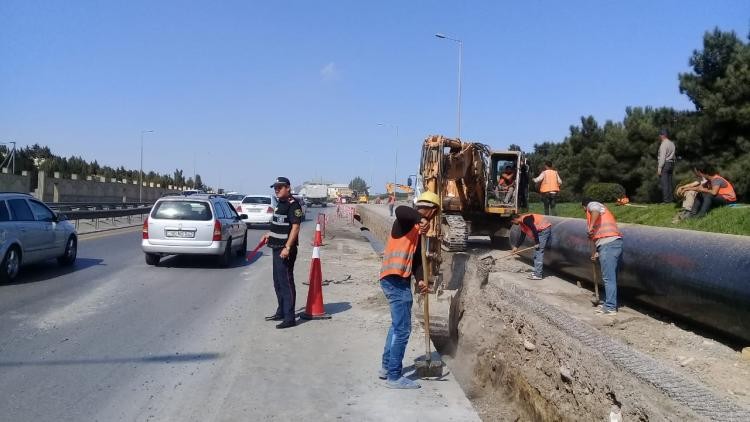 Bakı-Sumqayıt yolunda avtomobillərin hərəkəti qismən məhdudlaşdırılıb - FOTO