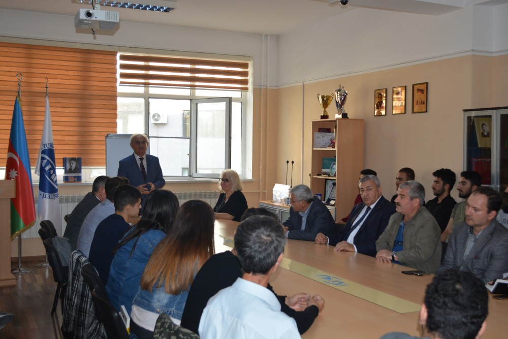 Universitetdə toplantı - FOTO