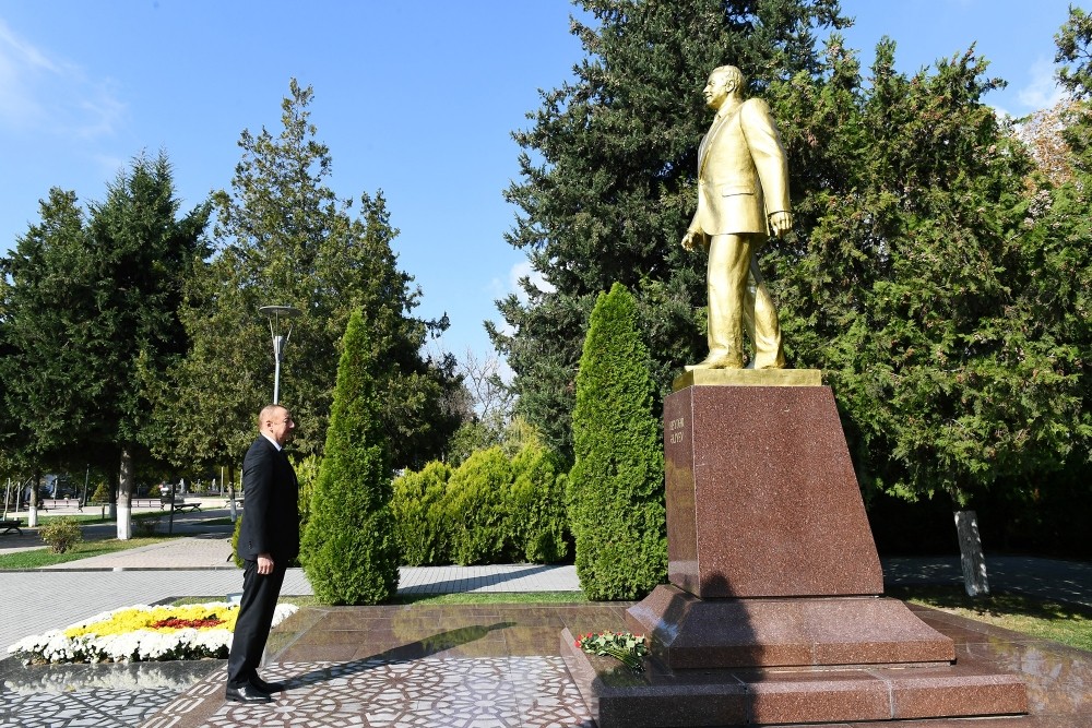 Prezident Qəbələdəki gülçülük istixanasında - FOTO-YENİLƏNİB