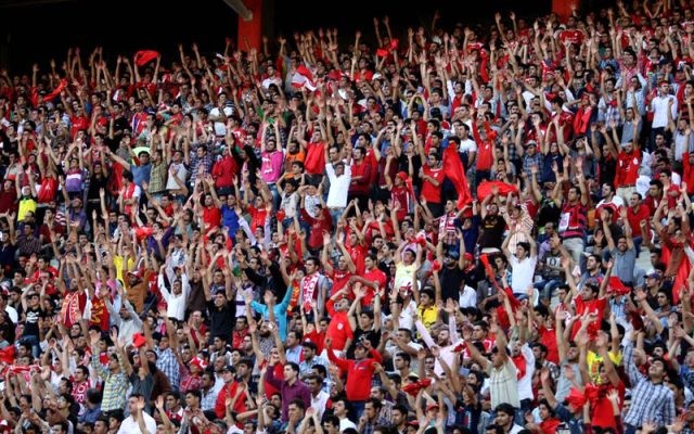 İranda Türkiyə sədaları stadionu bürüdü - 6 azarkeş SAXLANILDI (Fotolar)