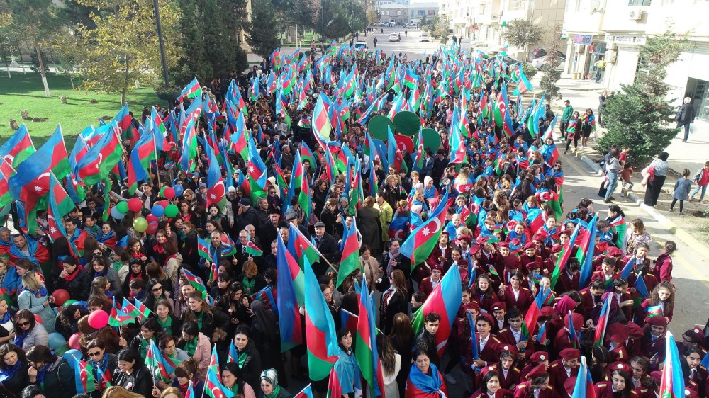 Abşeronda Bayraq Günü tədbirinə 10 minə yaxın insan gəldi - FOTO