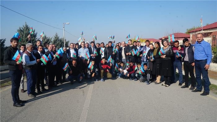 Parlament jurnalistlərindən 5 rayonda bayraq aksiyası – FOTOLAR