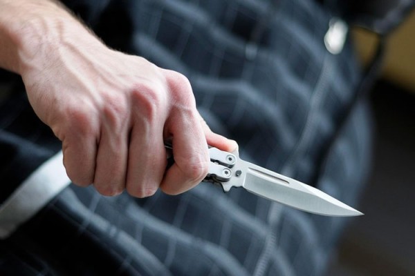 27 yaşlı gənc bıçaqlandı - Bakıda