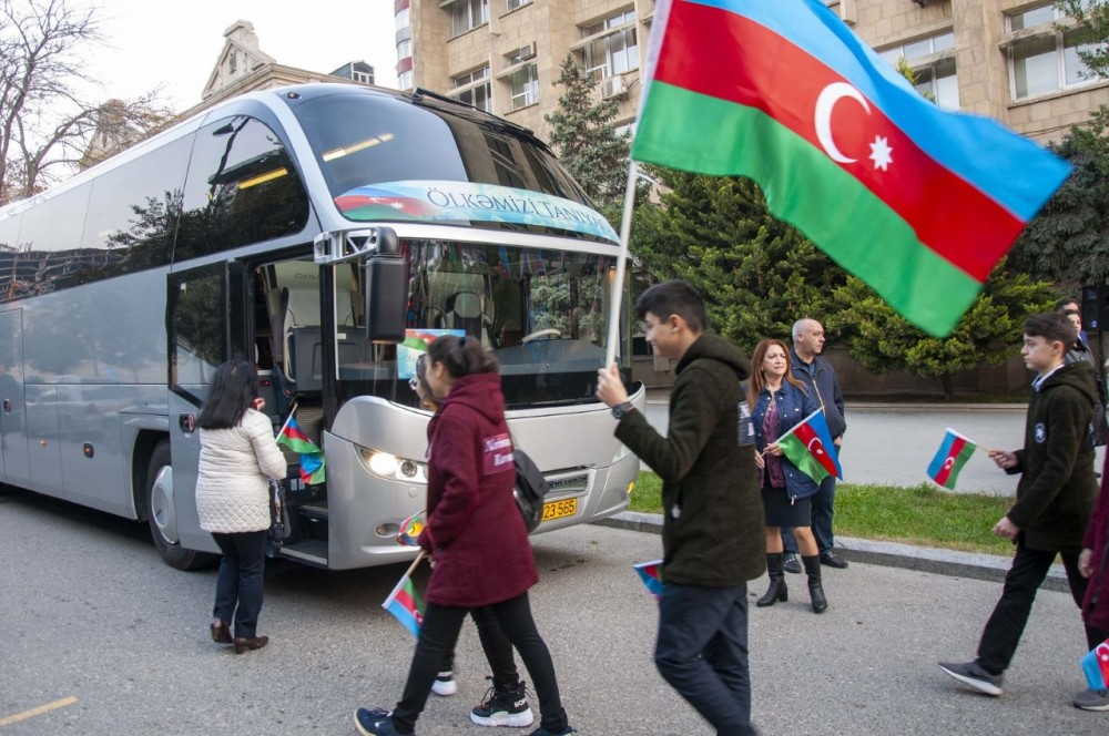 Nərimanov məktəbliləri bölgələrə yola salındı - FOTO