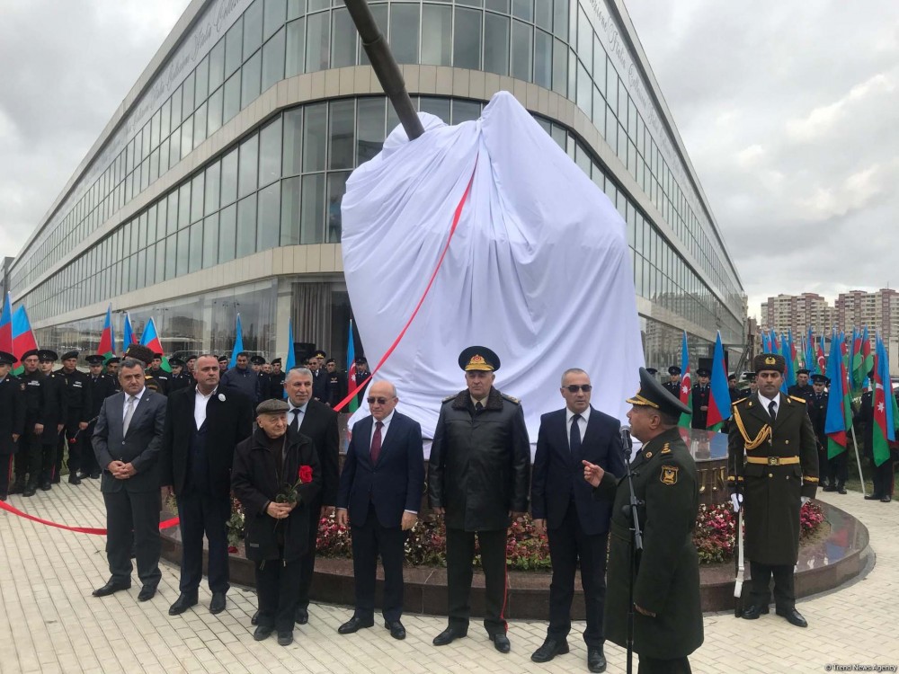 Albert Aqarunovun heykəlinin açılışı oldu - FOTOLAR