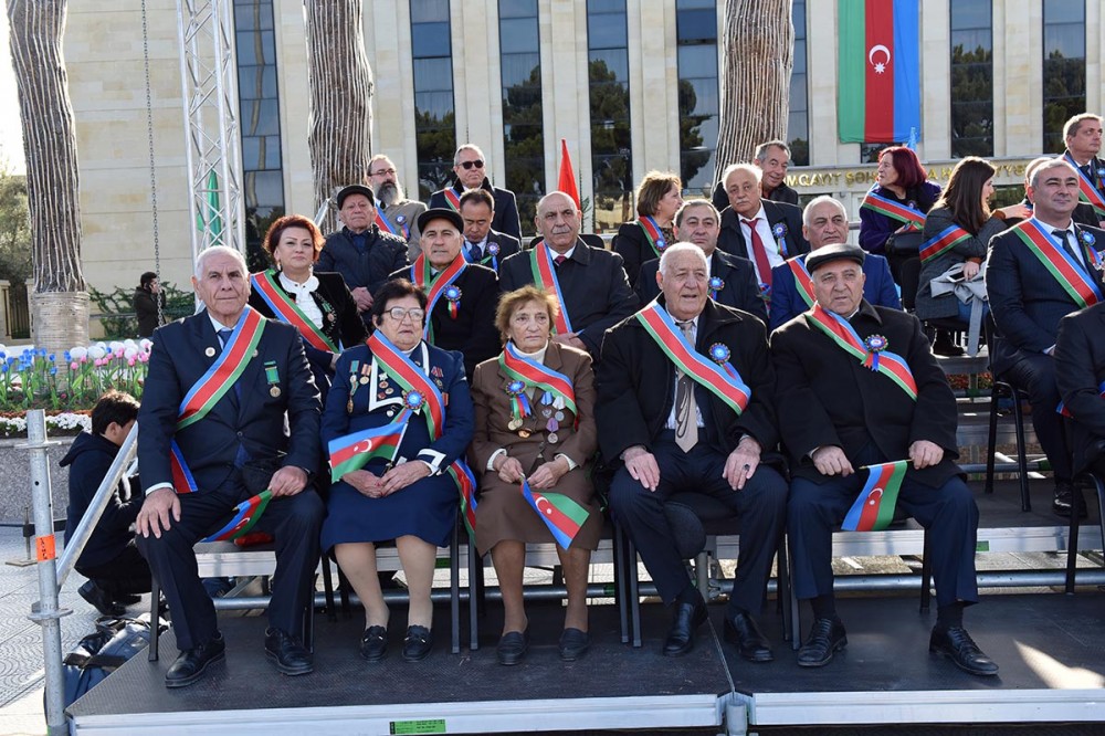 Sumqayıtın 70 illiyi münasibəti ilə tədbir keçirildi - FOTOLAR