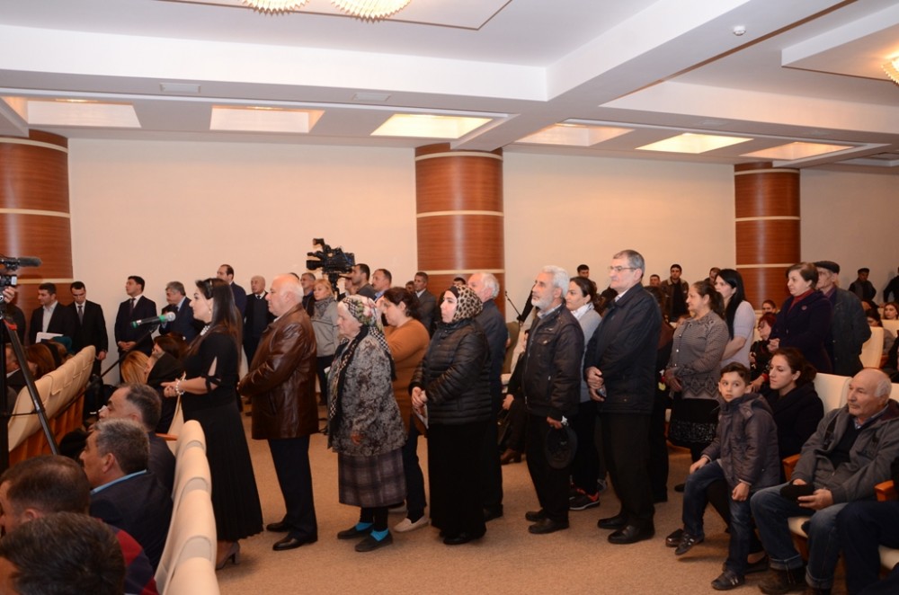 Eldar Əzizov və Süleyman Mikayılov sakinləri ayaq üstə dinlədi - FOTO