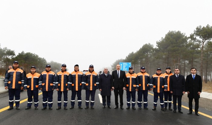 Prezident Şamaxıda yol açılışında iştirak edib - FOTOLAR