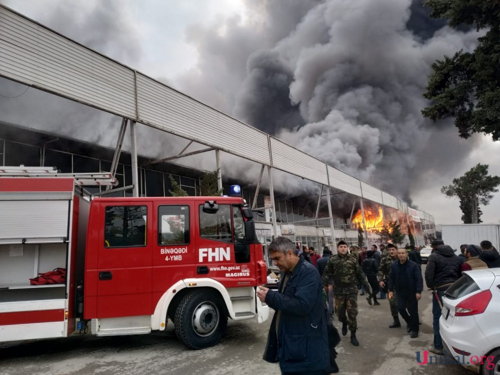 Bakıda yanan tikinti bazarından son görüntülər - FOTO-VİDEO