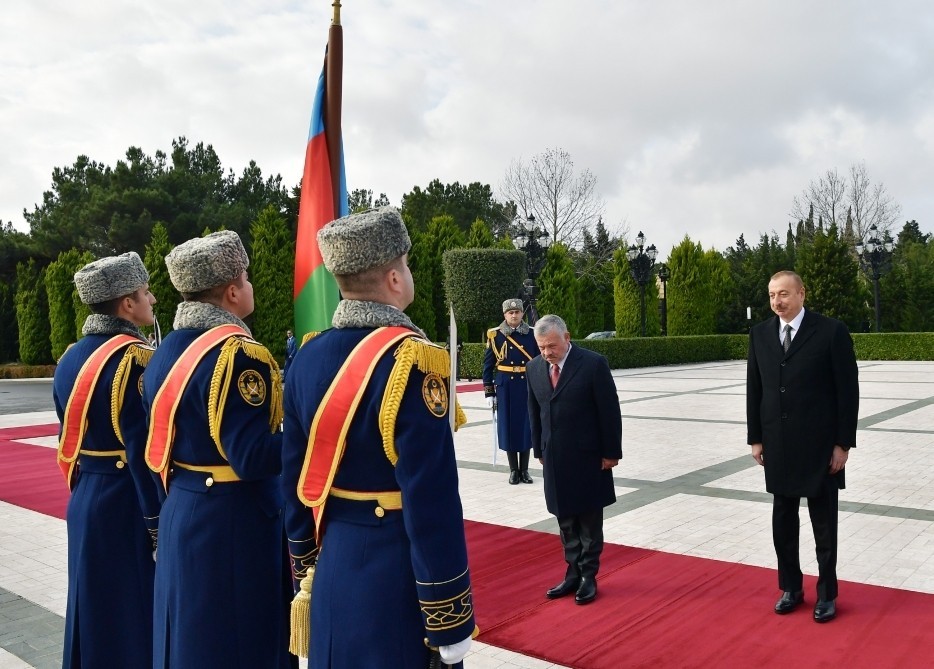 Prezident Kralı II Abdullahı qarşıladı - FOTOLAR