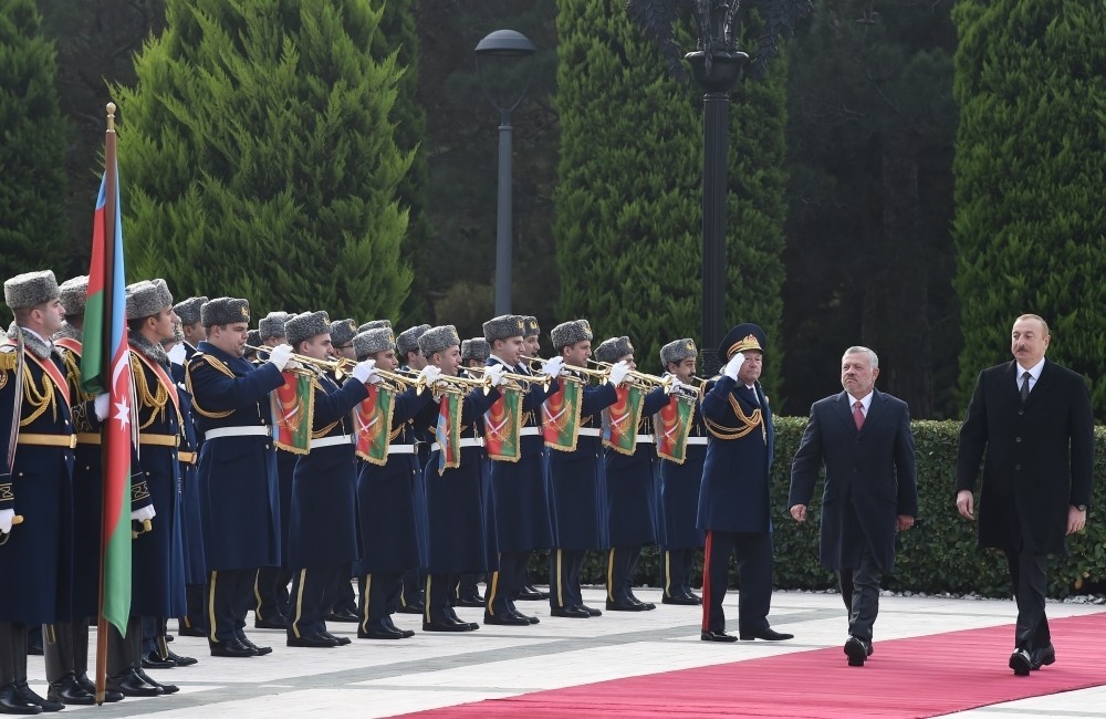 Prezident Kralı II Abdullahı qarşıladı - FOTOLAR